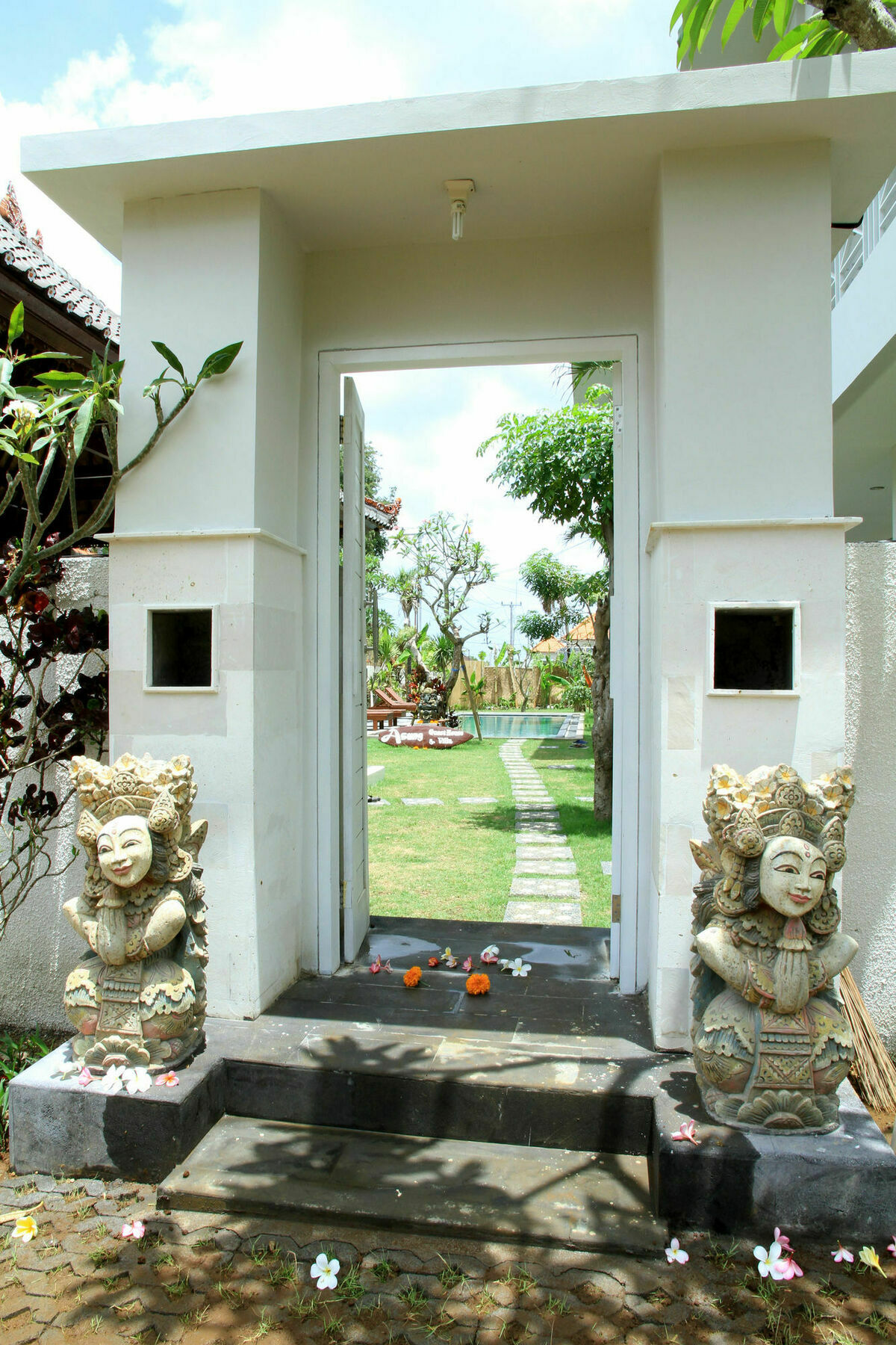 Asung Guesthouse Canggu Buitenkant foto